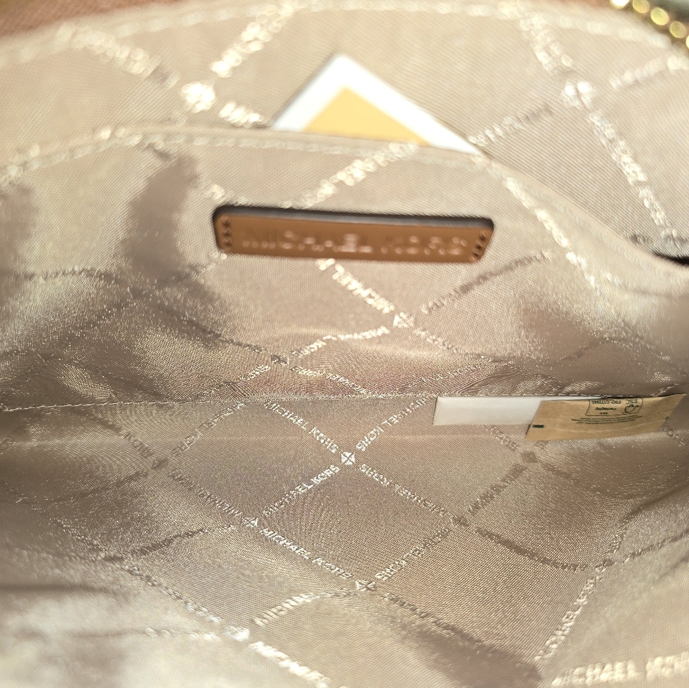 Michael Kors wristlet NWT - Picture 3 of 5